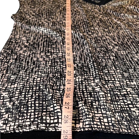 Lane Bryant Black White Pullover Printed Silky Front with Solid Knit Back - Picture 6 of 7